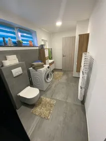 Completely renovated bungalow - Image 3