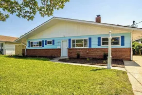 Cozy Bay Cottage private yard blocks from beach! - Image 5