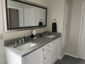 New mod container w/12-foot deck, hot tub, 360 amazing views, BOGO wine tasting - Image 4