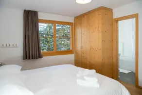 Prime location Apartment 300 meters lift - Image 5