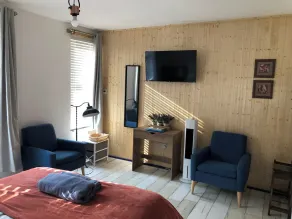 1-bed Apt, Sleeps 2, 20 Mins to Peak District - Image 4