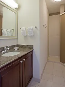 2 Bedrooms | Free Breakfast + Outdoor Pool - Image 5