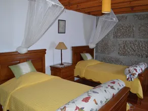 Orange Tree Cottage (2 bedrooms, sleeps 4) - Image 4