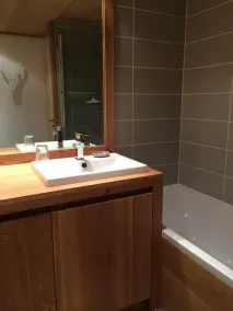 Chalet de 95 m² avec 3 chambres, jardin et terrasse - Vue sur les montagnes - Image 3