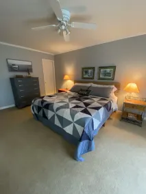 Enjoy a relaxing spring getaway at our private & peaceful waterfront cottage! - Image 4