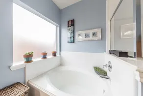 Cozy Home near Houston Medical Center, NRG Stadium and Galleria - Image 4