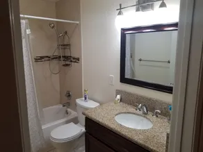 Beautiful Spacious 2 Bedroom, 2 Bathroom Condo - Image 2