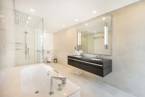 Modern 2BR in The Address Residences Dubai Marina by Deluxe Holiday Homes - Image 3