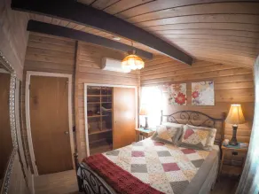Cedar Orchard Cabin. - Image 4