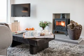 Best Sea Views- The Beach House, Beadnell, Northumberland - Fabulous Sea Views - Image 2