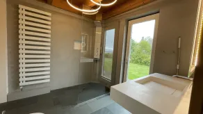 Glashus lige ved bredden af Müritz, privat strand, panoramaudsigt, sauna, ridning - Image 3