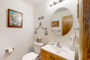 Dog-friendly townhome with mountain view, fireplace, patio, grill & W/D - Image 2