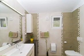 Hermosa villa, piscina climatizada, chimenea, traslado gratuito al aeropuerto, auto en casa - Image 3