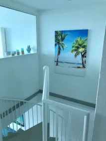 Deux étages Beach House avec vue sur l'océan sans fin et une terrasse de 500 Sqft !! - Image 2