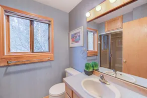 On the Meadows golf course, amazing views, pet friendly, private hot tub, 10 Sharc passes for 2026, AC, great location to the Village at Sunriver - Image 5