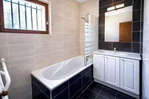 Gîte Nature : Privat swimmingpool-Air-conditioning-Spil-Heste-5hektar-Haras - Image 3