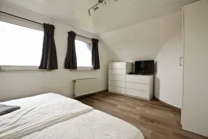 modern and large child-friendly duplex in prime location with lighthouse views - Image 5
