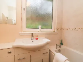GLENFINGLAS DAM COTTAGE, pet friendly, with open fire in Callander - Image 2