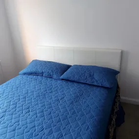 Nice flat with free parking and free wifi. Close to town centre  - Image 5