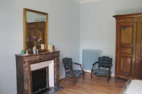 Large renovated 1920s villa - Image 2