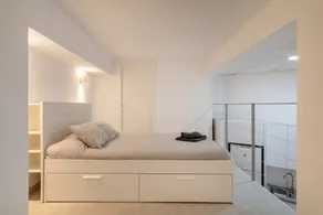 Holiday Apartment \"Alison's Loft\" with A/C & Wi-Fi - Image 5