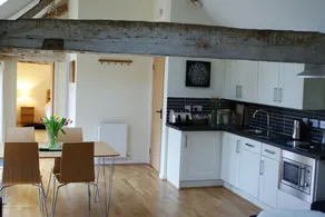Light and airy stylish barn conversion set in peaceful countryside. - Image 4