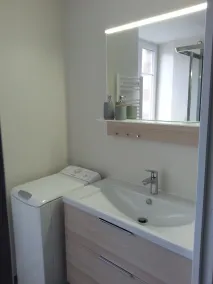 Appartement avec patio, au calme, près du marché et en plein centre ville - Image 3