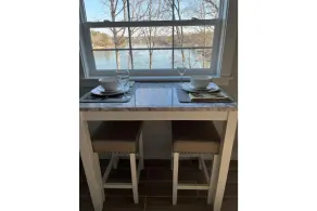 Lake House Suite - Image 3