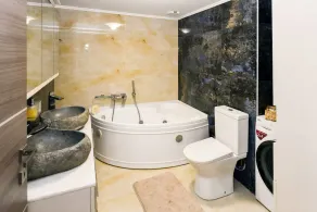 Charming Samos Escape With Jacuzzi and Private Balcony - Image 4