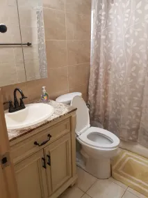 2 Bedroom 1 Bath Near Hospital and Shopping and Beach - Image 2