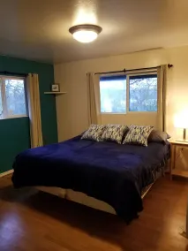 Bright 2bd/1ba main level of home, partial water view, close to old town. - Image 5