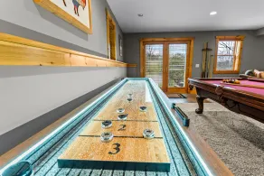 Beautiful Log Cabin! Hot-Tub, Bonfire & Private Yet 4 Mins to Downtown! - Image 3