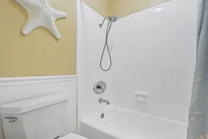 1BR Erdgeschosswohnung mit abgeschirmter Veranda! Nur wenige Schritte vom Pool entfernt! - Image 5