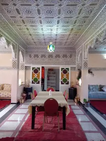 Exceptional villa, secure parking, 5 mins from the highway - Image 4