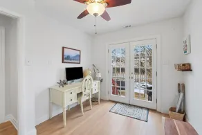 Leesburg Hideaway- King Bed + Private Backyard - Image 2
