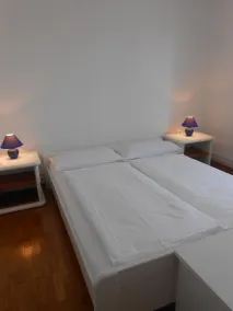 Spacious apartment with sea views and air conditioning - Image 3