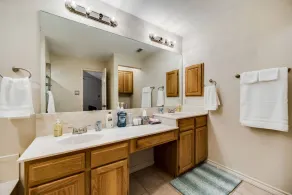 Updated 4 Bedroom Home Pool, Sleeps 8 Wifi Garage - Image 4