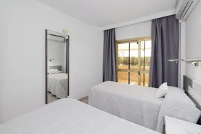 Apartment located 25m from the best beach in Marbella 3 swimming pools, wifi 1GB - Image 3