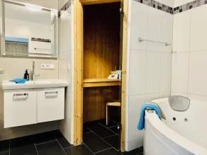 100 m to the beach | sauna & sauna scents | firewood | whirlpool | WLAN | beach chair - Image 5