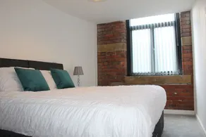 Two Bedroom Apartment In Bradford Canal Road Contractors With Free WiFi - Image 5