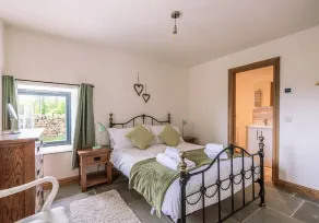 A beautiful, detached, barn conversion renovated to offer luxury self-catering holiday accommodation - Image 4