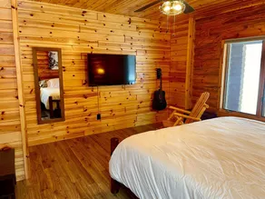 10 Acres - Hot Tub - Groups. Enchanting serenity, fun, nature & spaciousness. - Image 2
