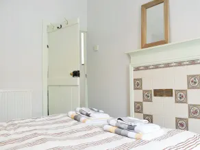 4 bedroom accommodation in Dawlish - Image 4