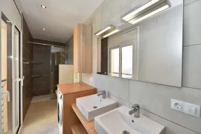 Luxurious apartment with private pool  - Image 5