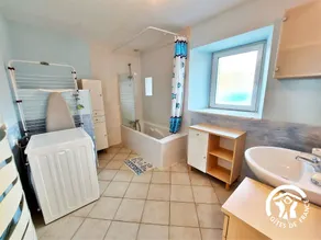 Maison lumineuse avec jardin, proche loisirs et commerces, à Courbeveille - Image 3
