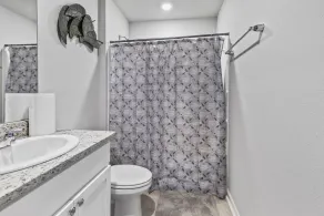 Enjoy our spacious home, perfect for families. Relaxing, comfort & convenience. - Image 5