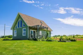 Charming Cottage on PEI — Cozy, Quiet, and Year-Round - Image 5