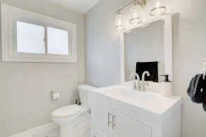 Arlington Heights 5bd 3bth sleeps 14 with driveway parking - Image 2