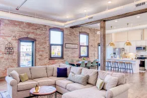 Luxurious Downtown Owosso Loft - Image 5