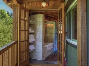 Luxury Retreat Yurt at Brigadoon - Image 2